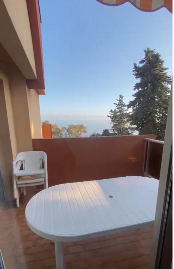 罗克布吕讷-卡普马丹蓝色海湾公馆公寓式酒店 外观 照片